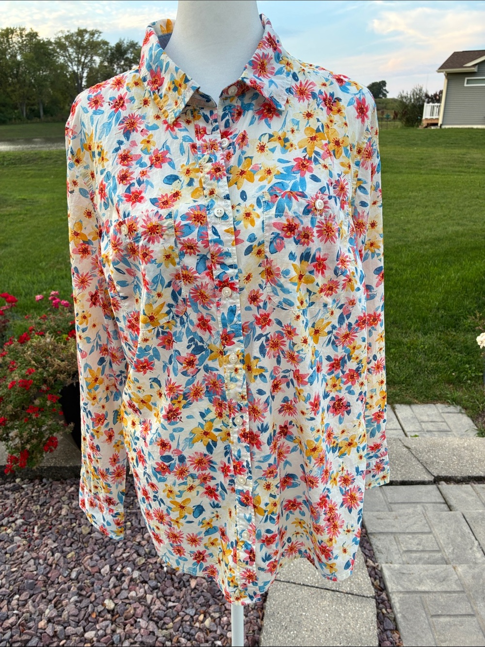 St. John’s Bay Cotton Floral Button-Up Shirt L